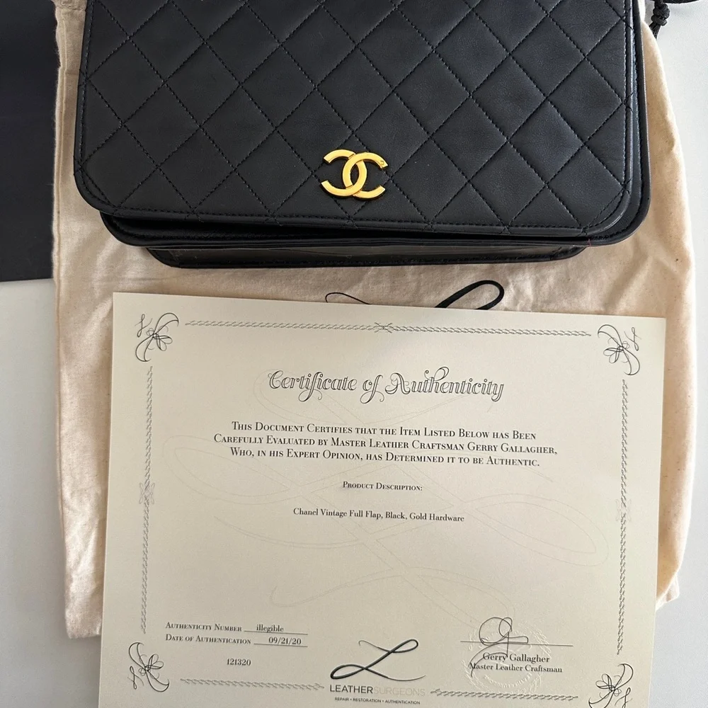*Authentic* Chanel Vintage Chain Shoulder Flap Bag - Picture 3 of 15